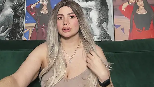 Snapshot of Nikki_Kardashian chatting on 09/29/25, 08:46 Nikki Kardashian online show from 09/29/25, 08:46