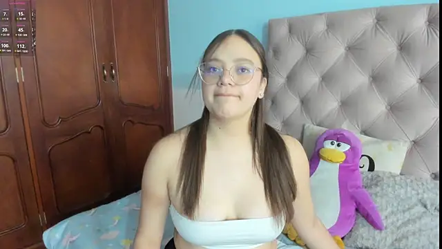 Snapshot of _Sarahh_0 chatting on 01/22/25, 02:14  Sarahh 0 online show from 01/22/25, 02:14