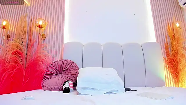 carolriveraa  online show from 11/22/25, 09:03