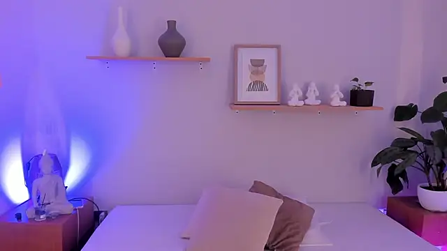 moll1e  online show from 03/05/25, 02:01