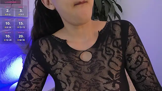 moll1e  online show from 03/21/25, 08:18