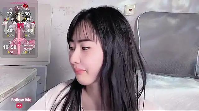 Snapshot of qiqi-- chatting on 12/21/24, 08:28 qiqi-- online show from 12/21/24, 08:28