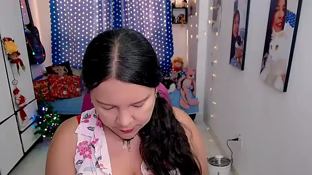 claryssa  online show from 12/13/25, 09:09