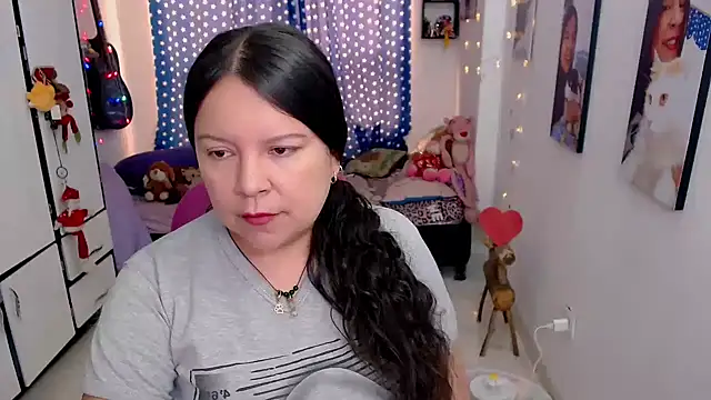 claryssa  online show from 02/16/26, 04:47