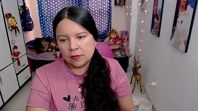 claryssa  online show from 02/25/26, 08:40