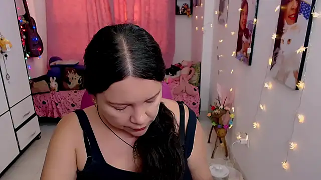 claryssa  online show from 05/04/26, 10:28