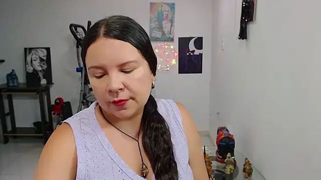 claryssa  online show from 05/28/26, 07:00