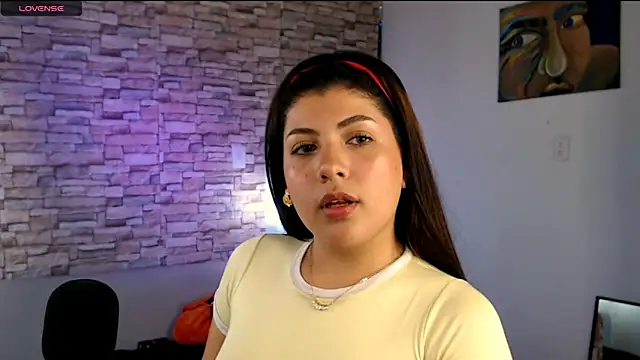 Snapshot of Luci_Amore chatting on 12/10/24, 09:11 Luci Amore online show from 12/10/24, 09:11