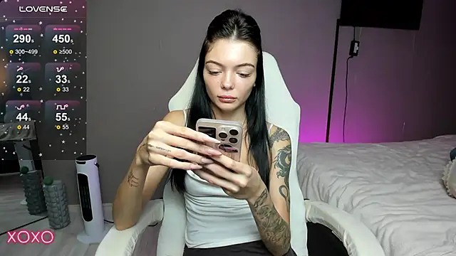 Snapshot of Mariella_Adamss chatting on 10/09/25, 01:31 Mariella Adamss online show from 10/09/25, 01:31