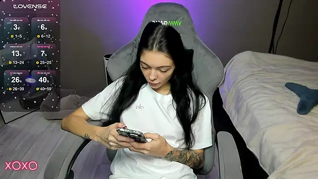 Snapshot of Mariella_Adamss chatting on 12/03/25, 01:09 Mariella Adamss online show from 12/03/25, 01:09