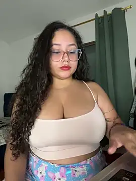 CurlyGirl 1 online show from 11/13/25, 12:53