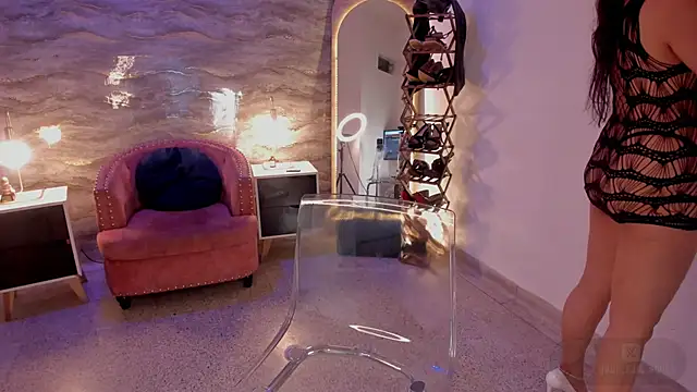 Snapshot of samara_smithh chatting on 11/19/25, 11:54 samara smithh online show from 11/19/25, 11:54