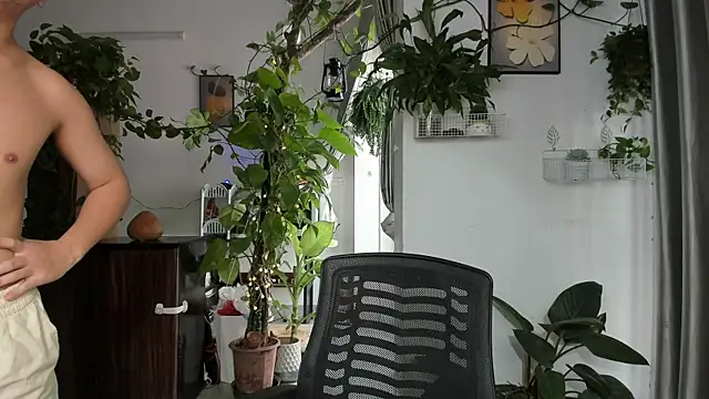 Oliver Nl online show from 12/19/25, 04:19