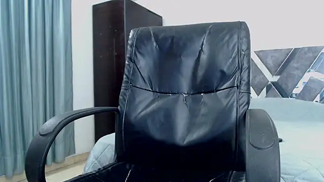 Snapshot of Frank_heaven01 chatting on 01/04/25, 06:19 Frank heaven01 online show from 01/04/25, 06:19