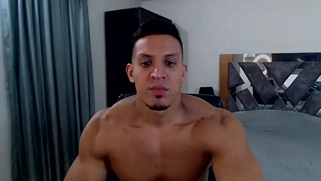 Snapshot of Frank_heaven01 chatting on 06/11/26, 04:10 Frank heaven01 online show from 06/11/26, 04:10
