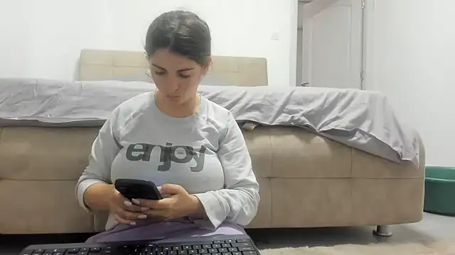 Hottalicia2 online show from 03/12/26, 02:34