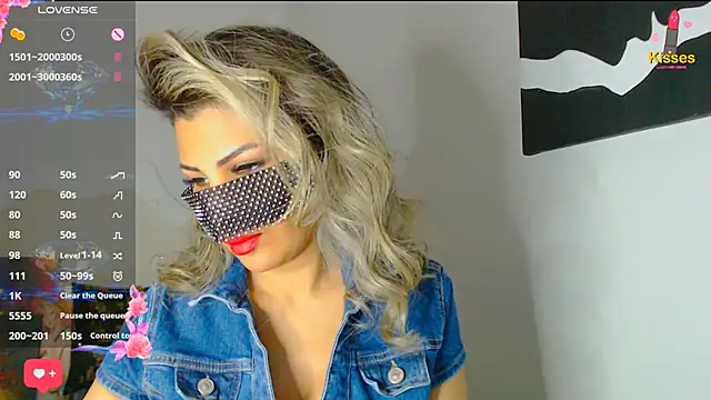 Turkish Latina online show from 02/28/25, 10:17