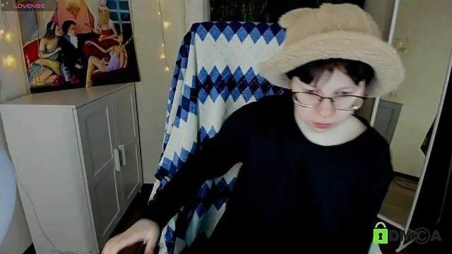 Melissa Wells online show from 10/19/25, 03:12