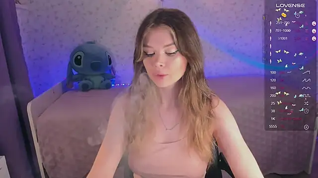 Snapshot of VeronaAura chatting on 02/12/25, 05:05 VeronaAura online show from 02/12/25, 05:05