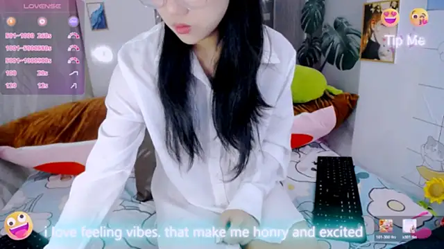 Snapshot of Ly__ chatting on 03/03/26, 04:40 Ly online show from 03/03/26, 04:40