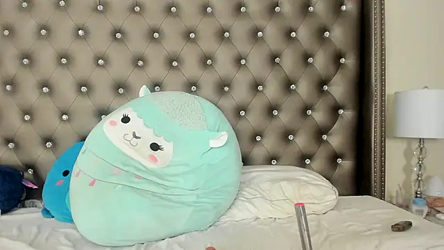 Snapshot of NadiaLyla chatting on 07/18/26, 03:22 NadiaLyla online show from 07/18/26, 03:22