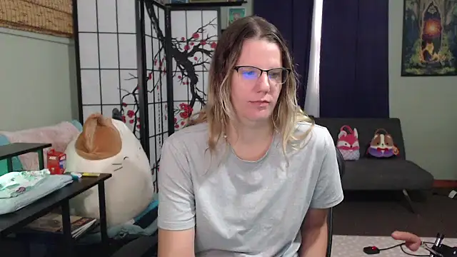 Sarahtineke online show from 10/20/25, 02:06