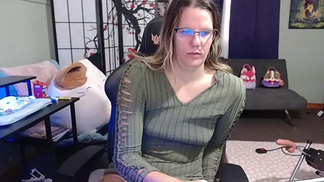 Sarahtineke online show from 10/21/25, 03:02