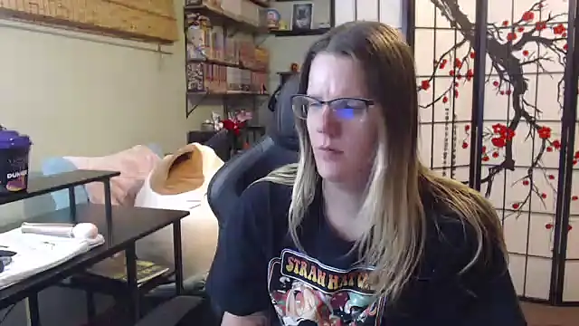 Sarahtineke online show from 02/12/26, 10:27