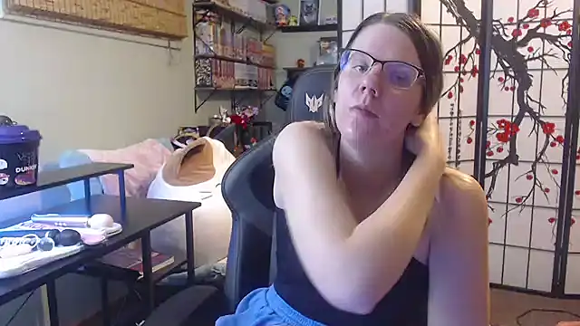 Sarahtineke online show from 03/03/26, 04:13