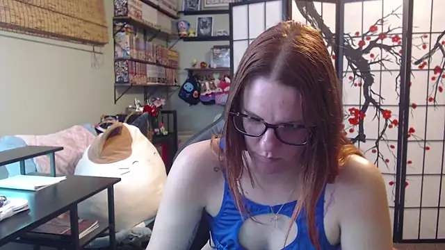Sarahtineke online show from 05/04/26, 02:07