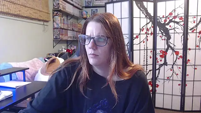 Sarahtineke online show from 05/06/26, 04:45