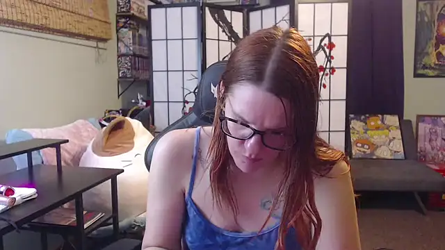 Sarahtineke online show from 05/27/26, 03:31