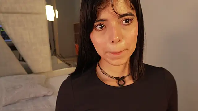 Snapshot of NicolRoss_ chatting on 11/16/25, 04:56 NicolRoss online show from 11/16/25, 04:56