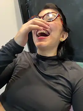 Snapshot of NicolRoss_ chatting on 11/23/25, 07:57 NicolRoss online show from 11/23/25, 07:57