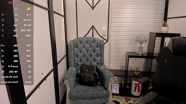 Snapshot of NicolRoss_ chatting on 11/25/25, 09:37 NicolRoss online show from 11/25/25, 09:37