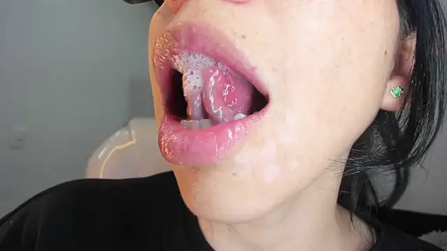 Katty mouth online show from 12/04/25, 08:39