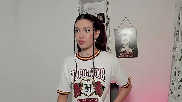 Snapshot of Emperatriiz chatting on 12/25/24, 06:52 Emperatriiz online show from 12/25/24, 06:52