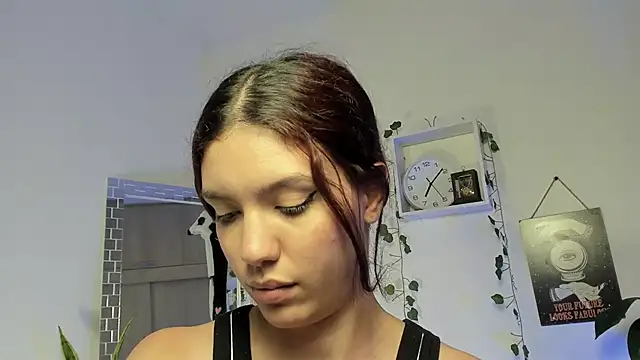 Snapshot of Emperatriiz chatting on 01/11/25, 12:12 Emperatriiz online show from 01/11/25, 12:12