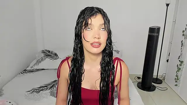 Snapshot of Emperatriiz chatting on 12/02/25, 05:30 Emperatriiz online show from 12/02/25, 05:30