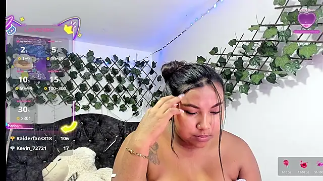 Snapshot of PaulinaSwan chatting on 11/06/25, 06:03 PaulinaSwan online show from 11/06/25, 06:03