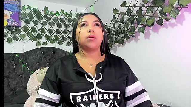 Snapshot of PaulinaSwan chatting on 11/20/25, 07:08 PaulinaSwan online show from 11/20/25, 07:08