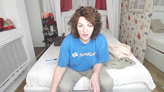 AmiHotGranny online show from 02/17/26, 05:37