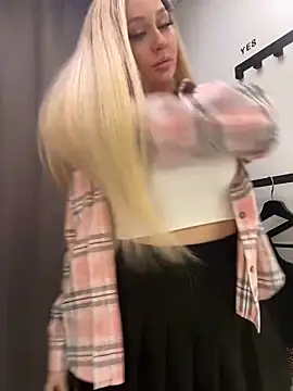 Snapshot of Deonta_ chatting on 12/09/24, 10:22 Deonta online show from 12/09/24, 10:22