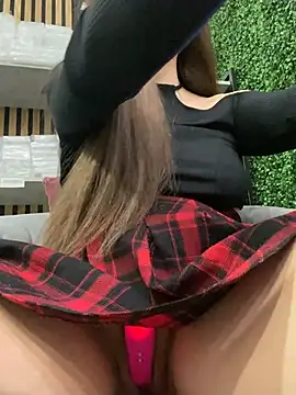 Snapshot of Deonta_ chatting on 02/06/25, 07:02 Deonta online show from 02/06/25, 07:02