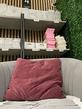 Snapshot of Deonta_ chatting on 02/15/25, 07:06 Deonta online show from 02/15/25, 07:06