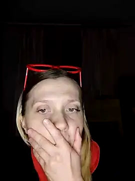 Snapshot of LeraSweet chatting on 12/17/24, 07:26 LeraSweet online show from 12/17/24, 07:26