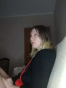 Snapshot of LeraSweet chatting on 12/18/24, 07:52 LeraSweet online show from 12/18/24, 07:52