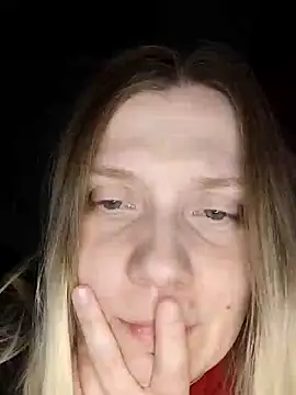 Snapshot of LeraSweet chatting on 12/29/24, 07:43 LeraSweet online show from 12/29/24, 07:43