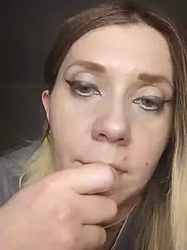 Snapshot of LeraSweet chatting on 12/31/24, 09:28 LeraSweet online show from 12/31/24, 09:28