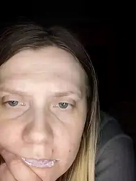 Snapshot of LeraSweet chatting on 01/24/25, 08:22 LeraSweet online show from 01/24/25, 08:22